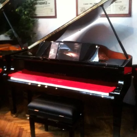 fortepian-yamaha-7letni