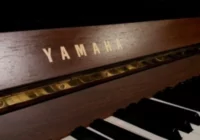 pianino YAMAHA E108 orzech Japan 5mln